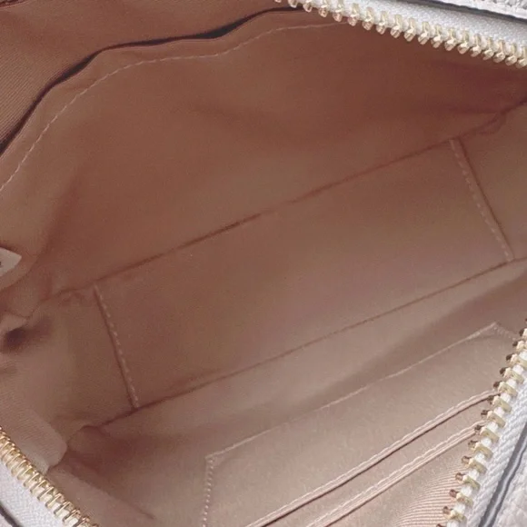 Coach Mini Jamie Camera Bag in Chalk and Gold. - Picture 6 of 13